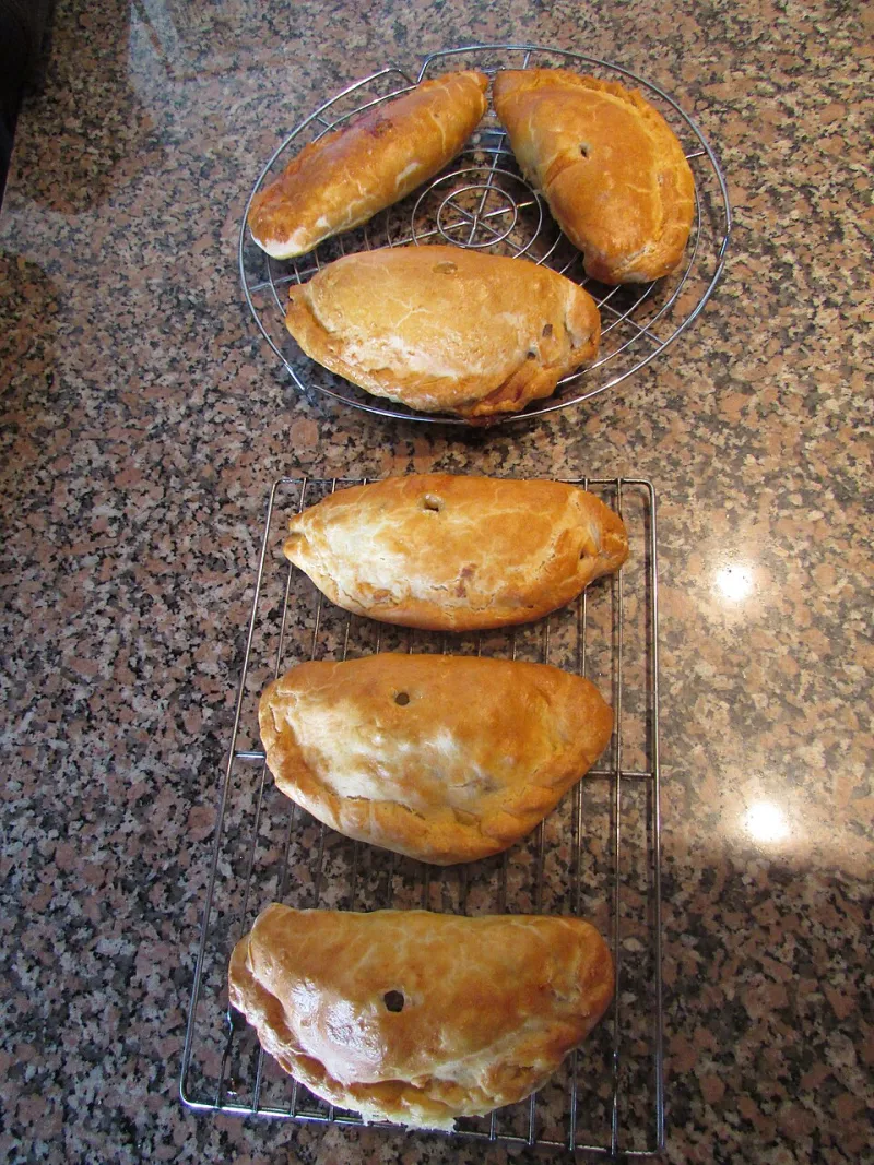 Crimp, Chill, Reheat: The Honest Science of Keeping a Pasty Worth Eating